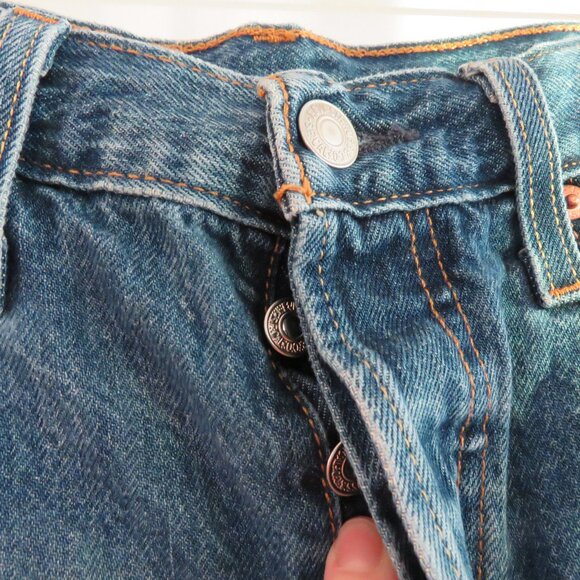 LEVI'S Destroyed 501 Jean Shorts in Sansome Muse Boho Casual Western - Size 28 - Picture 6 of 13